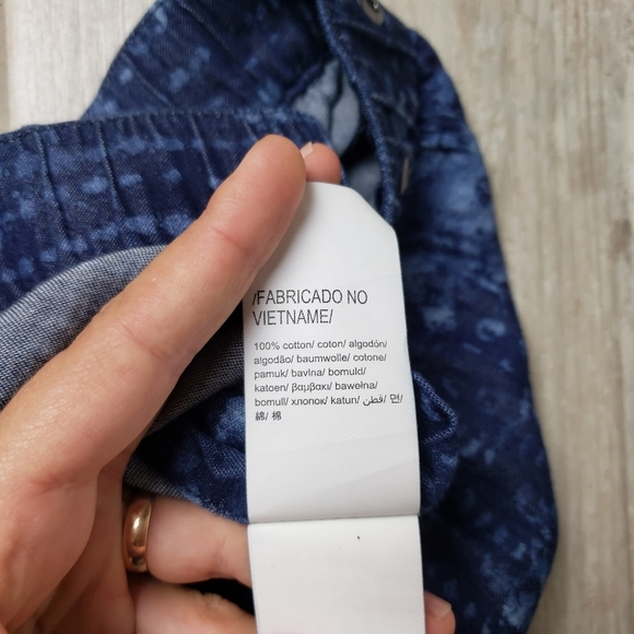 Calvin Klein Jeans Tulip Slit Side Wide Leg Shorts - Picture 6 of 8